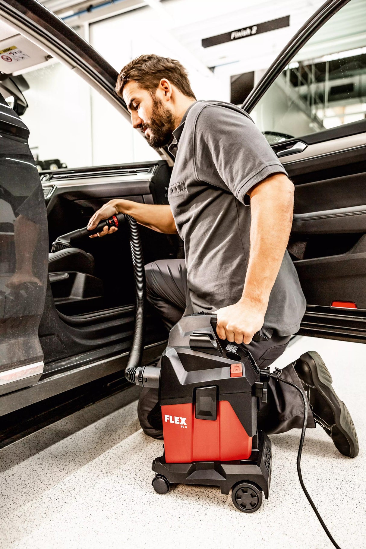 VC 6 L MC Kompakt Sauger mit manueller Filterabreinigung, 6 l, Klasse L